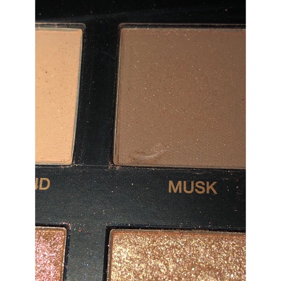 Huda Beauty Desert Dusk Palette - Picture 6 of 6